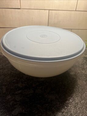 42 cup vintage Tupperware Fix N Mix Mixing Bowl with Light Blue Lid -